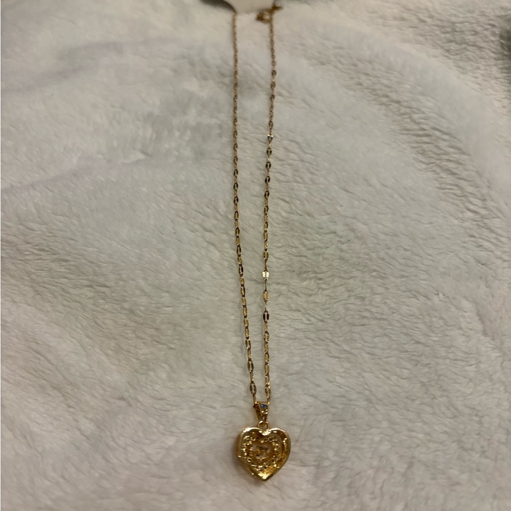 Gold Heart Pendant Necklace - Picture 3 of 6